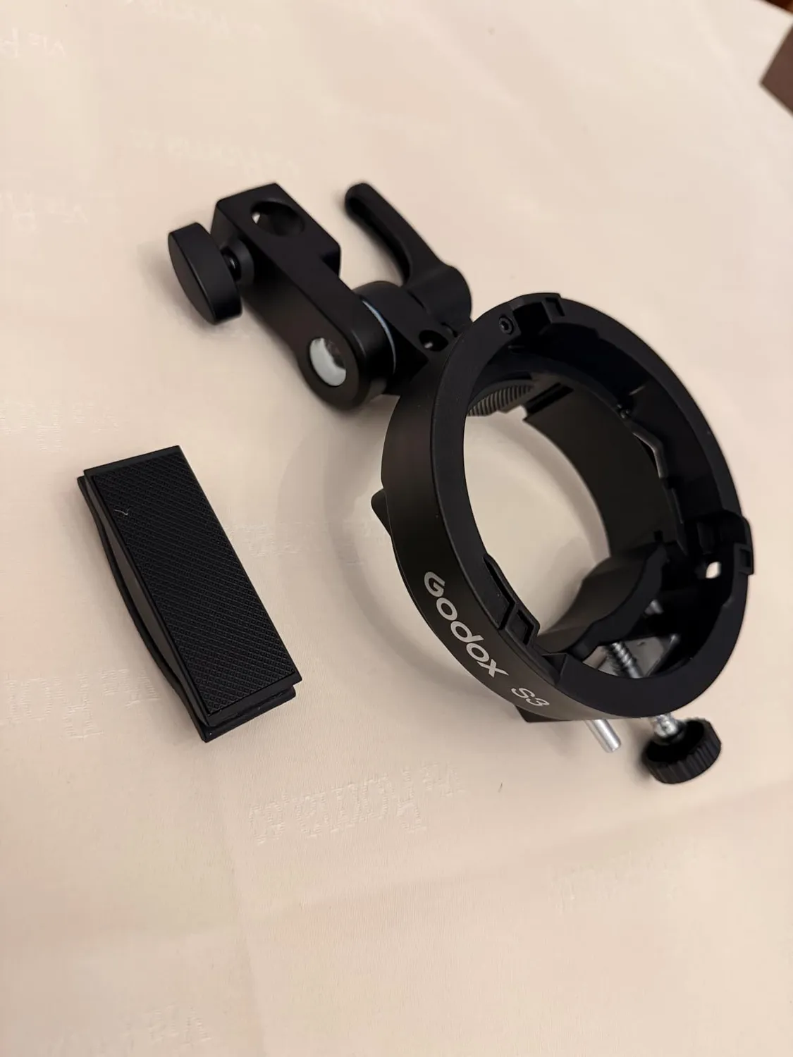 Godox S3 staffa flash attacco Bowens con foro ombrello