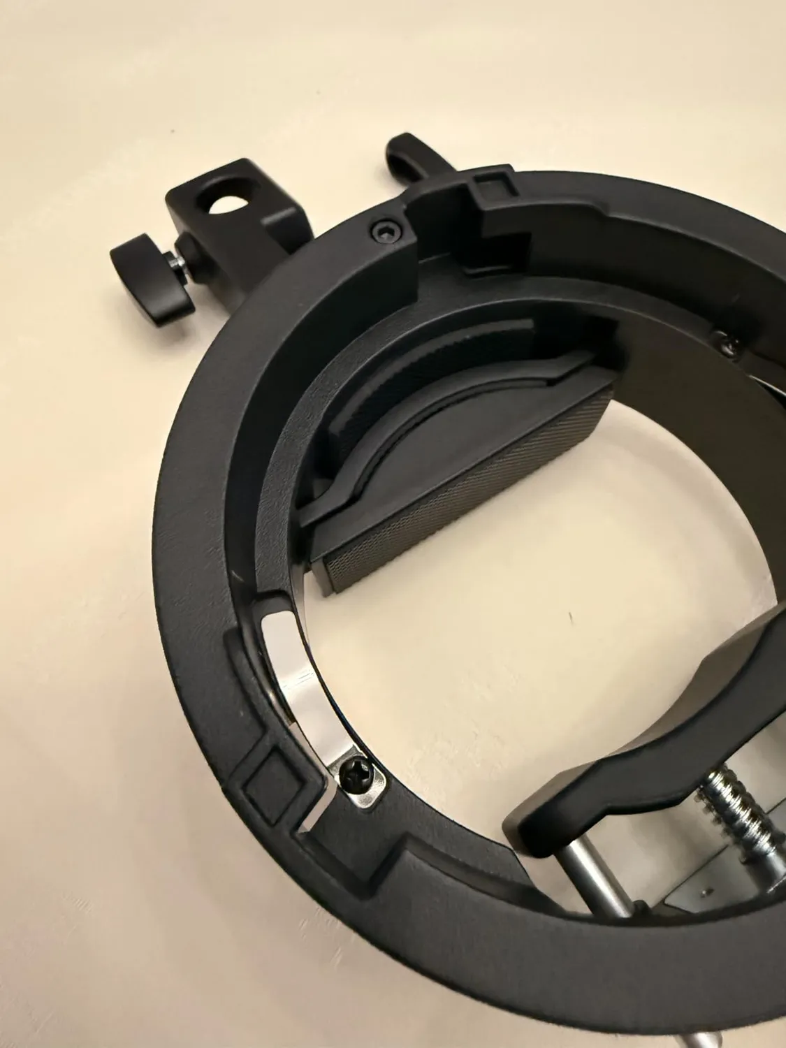 Godox S3 staffa flash attacco Bowens con foro ombrello