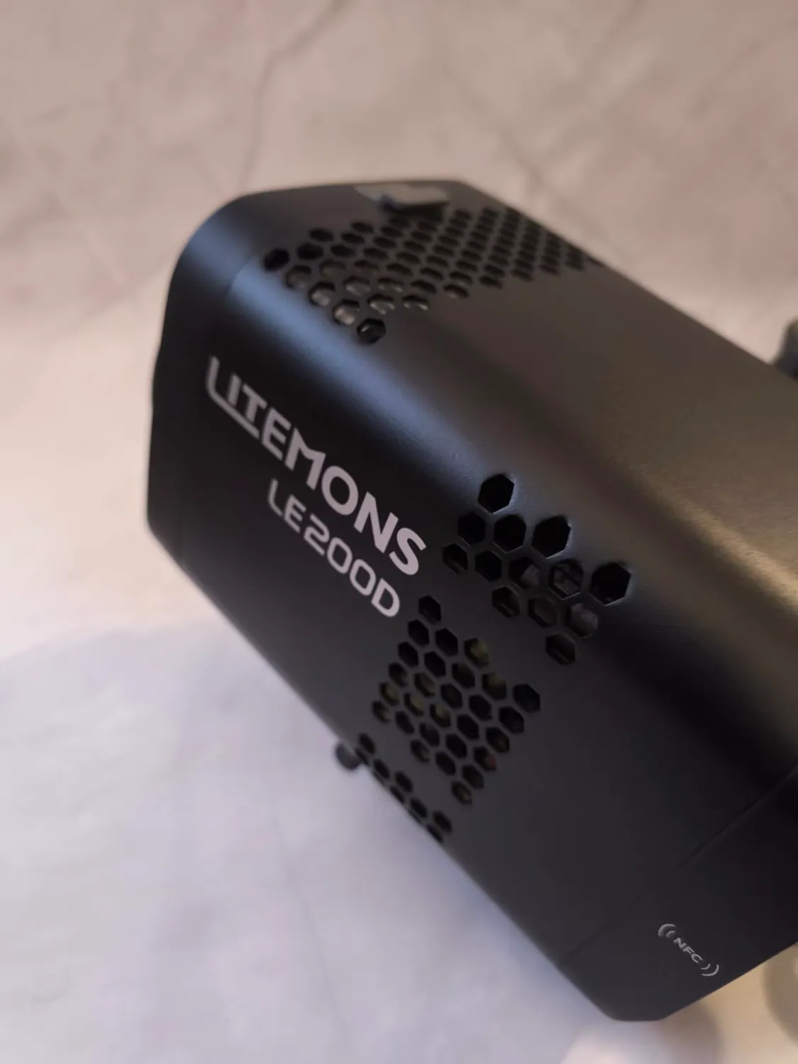 Godox LE200D lampada video LED 220W nera Bowens 5600K
